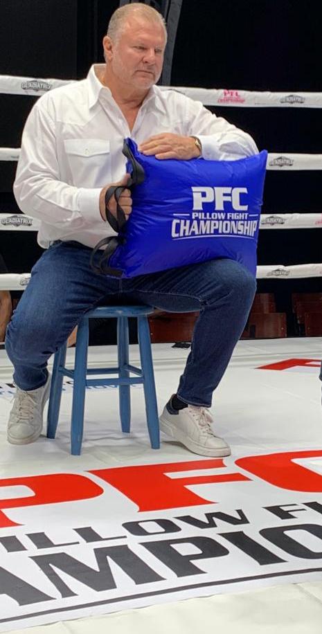 CEO da Pillow Fight Championship está no Brasil para divulgar o esporte e buscar parcerias
